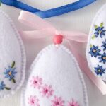 Easter Egg with daisies felt decoration