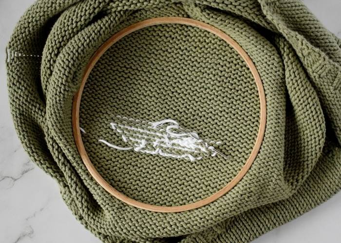 Duplicate Stitch Embroidery - secure the ends on the back