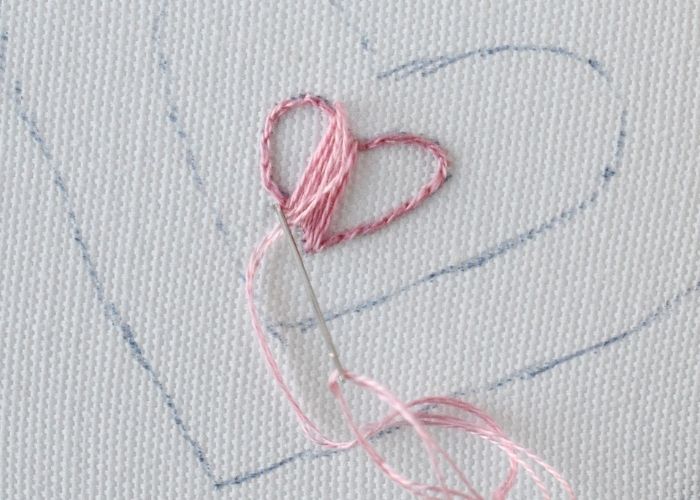 Satin Stitch heart outline filling