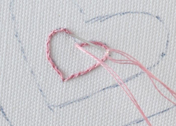 Satin Stitch heart outline with split backstitch